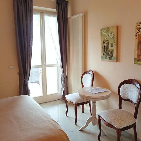 Domus Langhe B&B Treiso Buitenkant foto